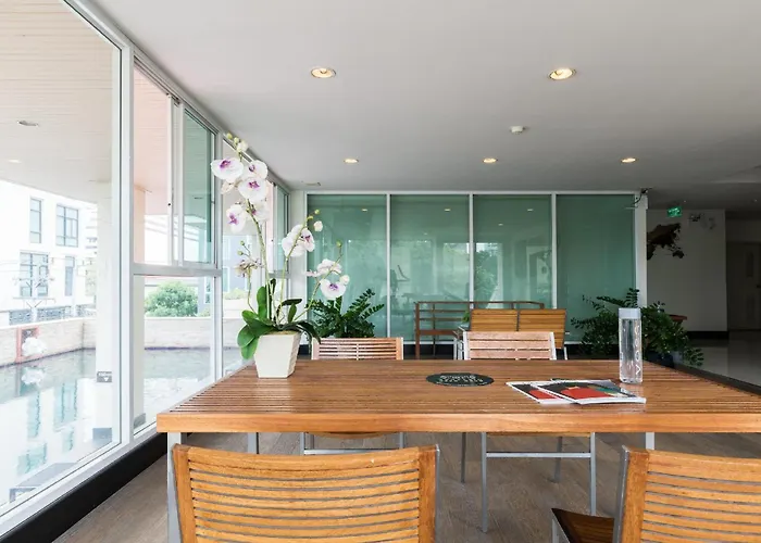 Apartahotel Patio Bts Sanam Pao 4*